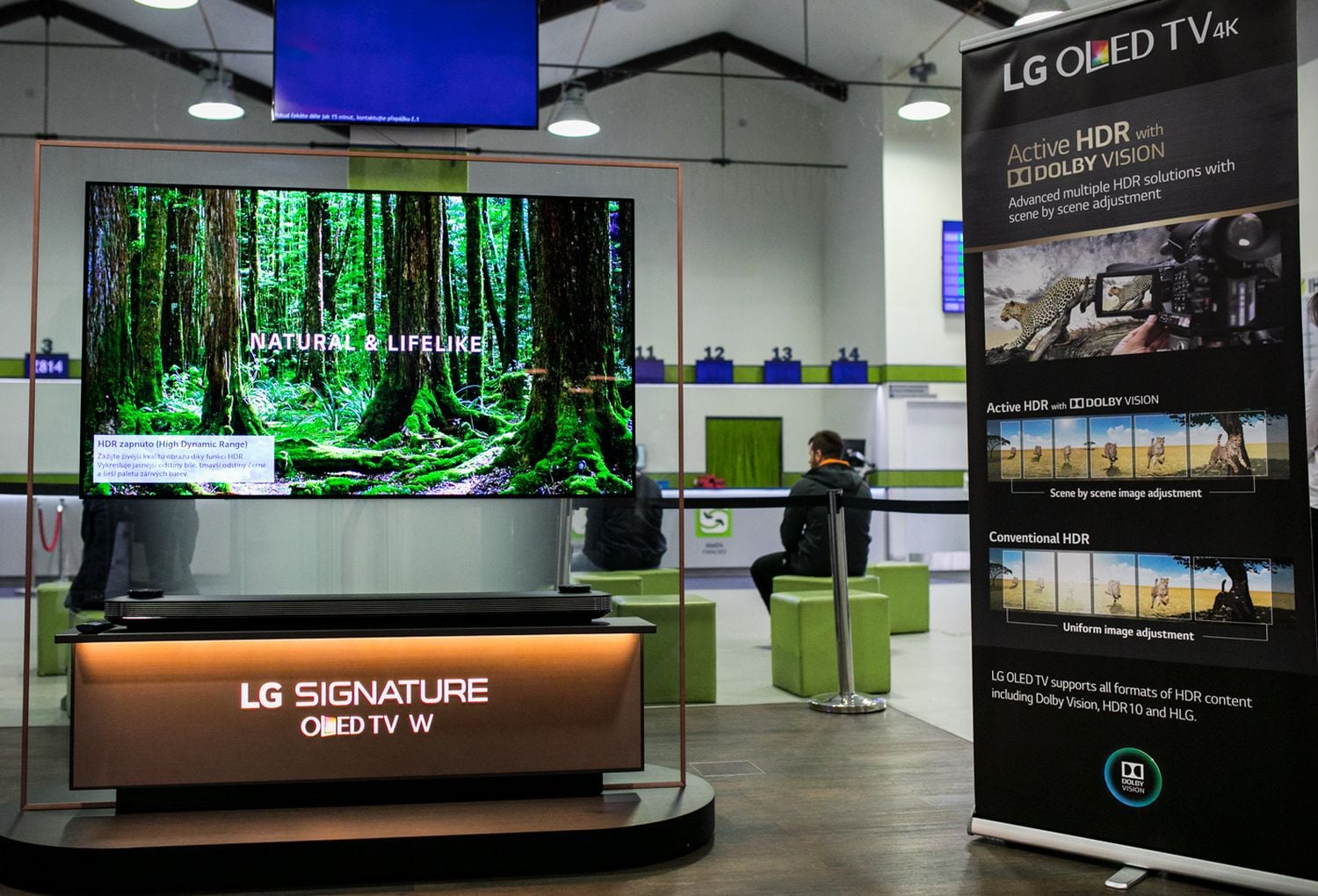 LG OLED65W7V u Alza.cz, březen, 2017