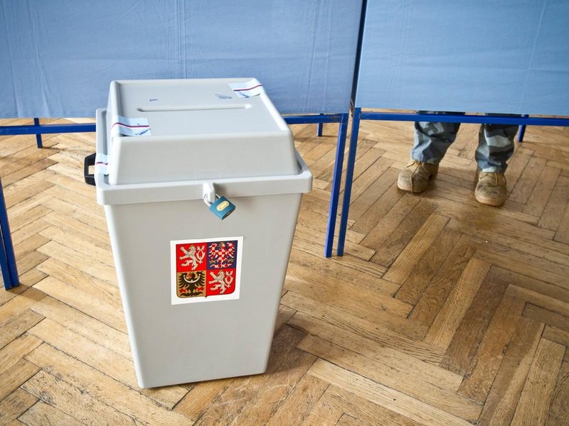 Obsah volebních uren by podle průzkumu tvořily v průměru ze 14 procent lístky bolševické KSČM 
