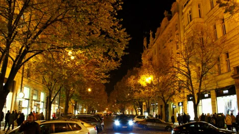 Náhledový obrázek - Jinou Prime High Street ve střední a východní Evropě nenajdete. Pražská Pařížská ulice jako magnet na nejprestižnější světové značky