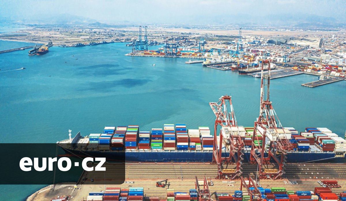 Nad Evropou se stahuje čínská „přístavní síť“. Peking usiluje o vstup do miliardového obchodu vedeného americkým BlackRockem