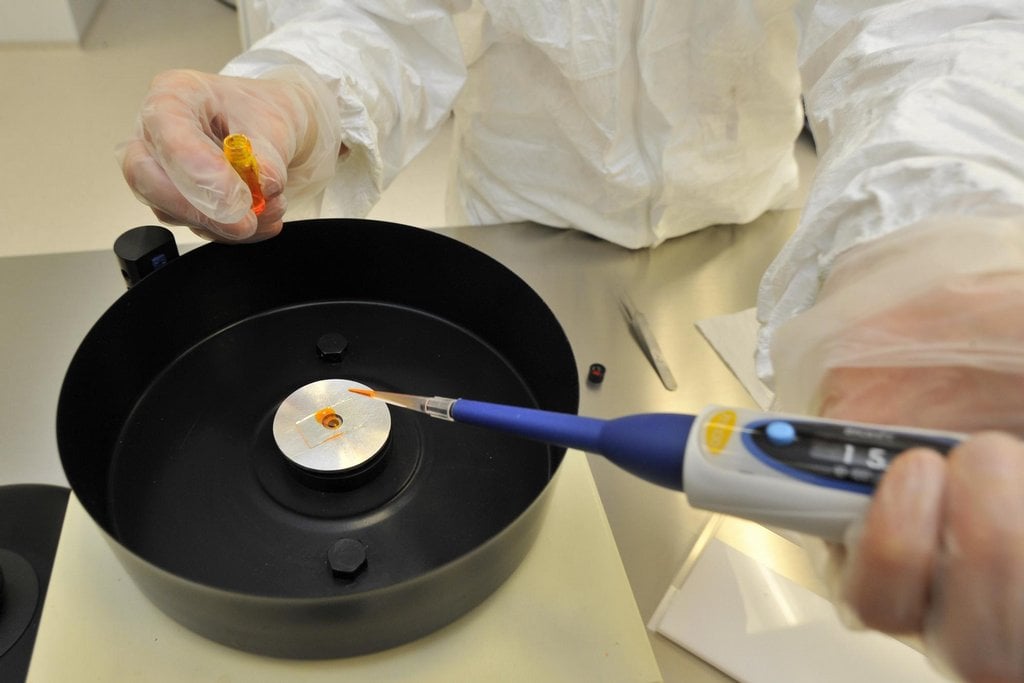 2011-12-vc49bdci-vut-pc599i-vc3bdvoji-fotovoltaickc3bdch-textili