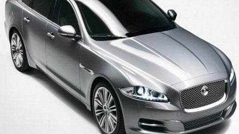 Náhledový obrázek - Jaguar XJ: Klasika plná elánu