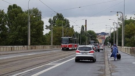 Náhledový obrázek - Libeňský most bude večer přes týden neprůjezdný. Jde o zkoušku statiky