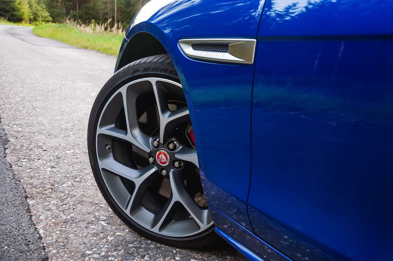 2019-09-Jaguar-XE-P300-AWD-9-of-24.jpg