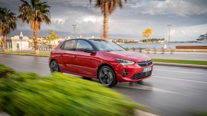Poprvé za volantem Opelu Corsa F (2020): I na francouzské platformě zůstává svébytný