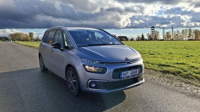Test ojetiny: Citroën Grand C4 SpaceTourer nabídne sedm míst, pohodlí a nadčasový design. Jak moc ho ale trápí závady?