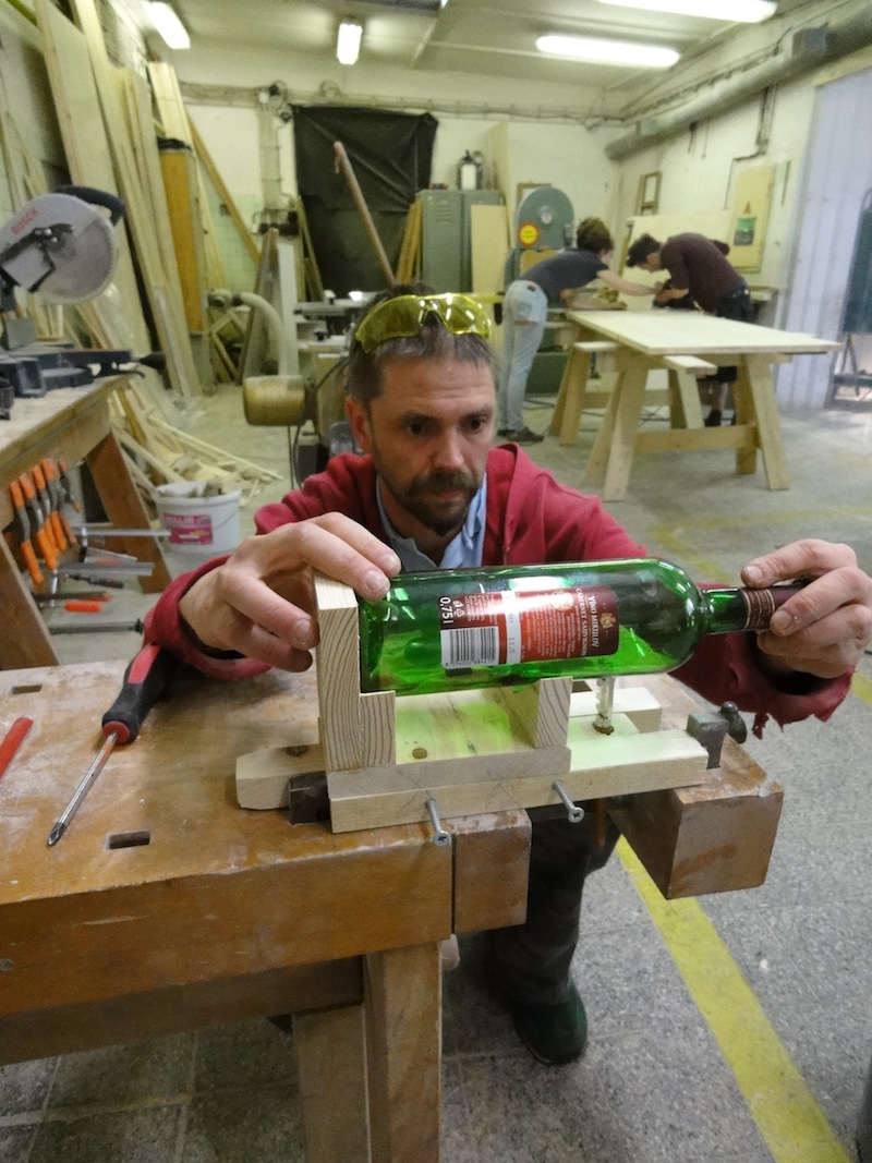 Do it yourself - to je heslo hodinové dílny Hanka Duka.