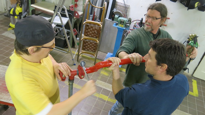 Do it yourself - to je heslo hodinové dílny Hanka Duka.