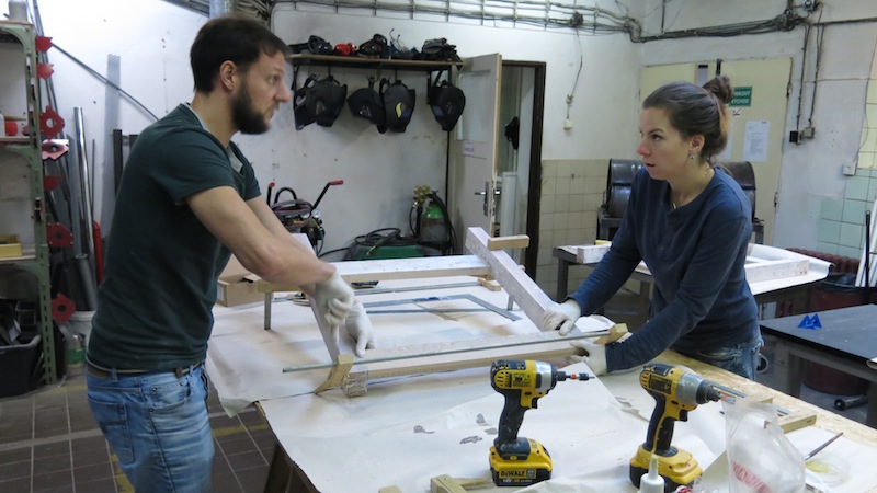 Do it yourself - to je heslo hodinové dílny Hanka Duka.