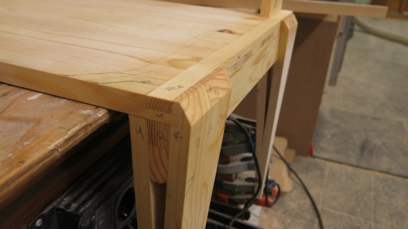 Do it yourself - to je heslo hodinové dílny Hanka Duka.