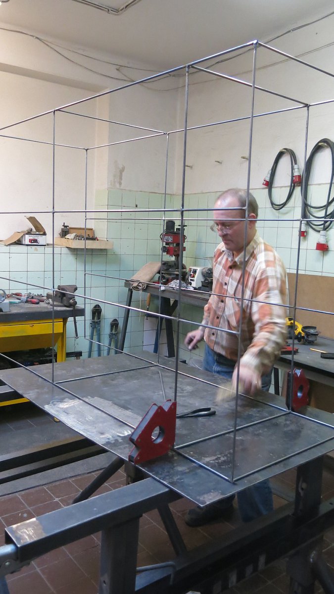 Do it yourself - to je heslo hodinové dílny Hanka Duka.