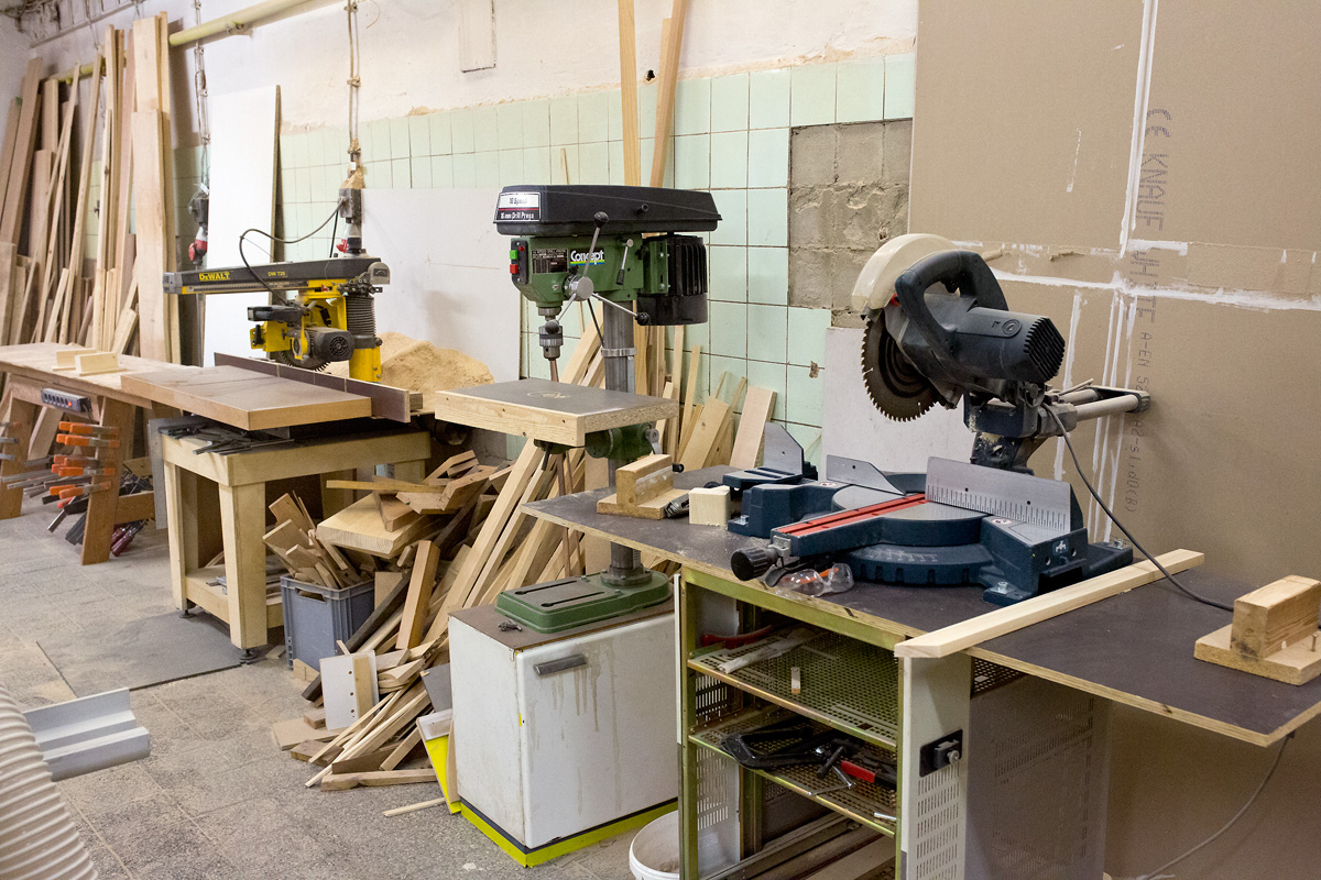 Do it yourself - to je heslo hodinové dílny Hanka Duka.