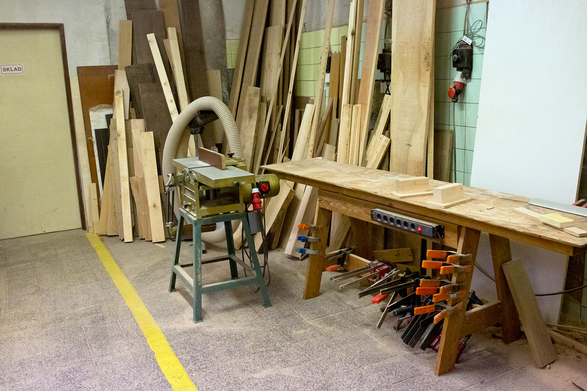 Do it yourself - to je heslo hodinové dílny Hanka Duka.