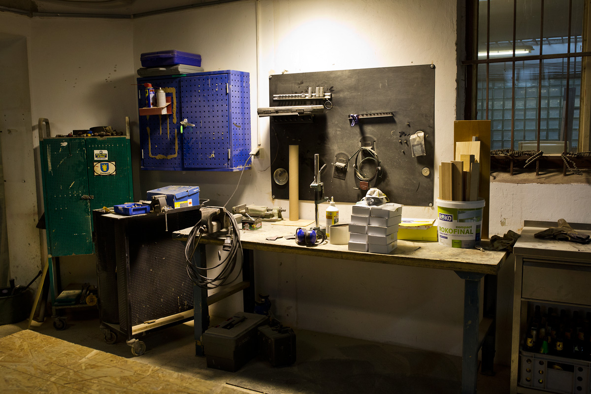 Do it yourself - to je heslo hodinové dílny Hanka Duka.