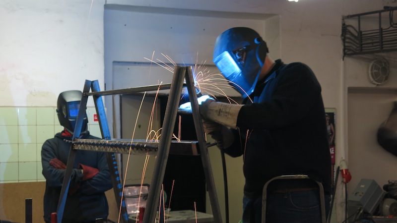 Do it yourself - to je heslo hodinové dílny Hanka Duka.