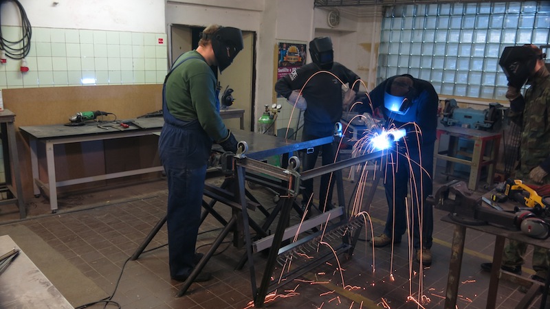 Do it yourself - to je heslo hodinové dílny Hanka Duka.