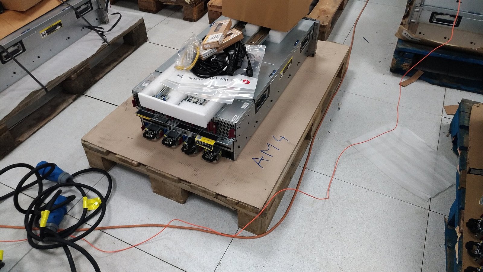 Servery Moonshot Wedos