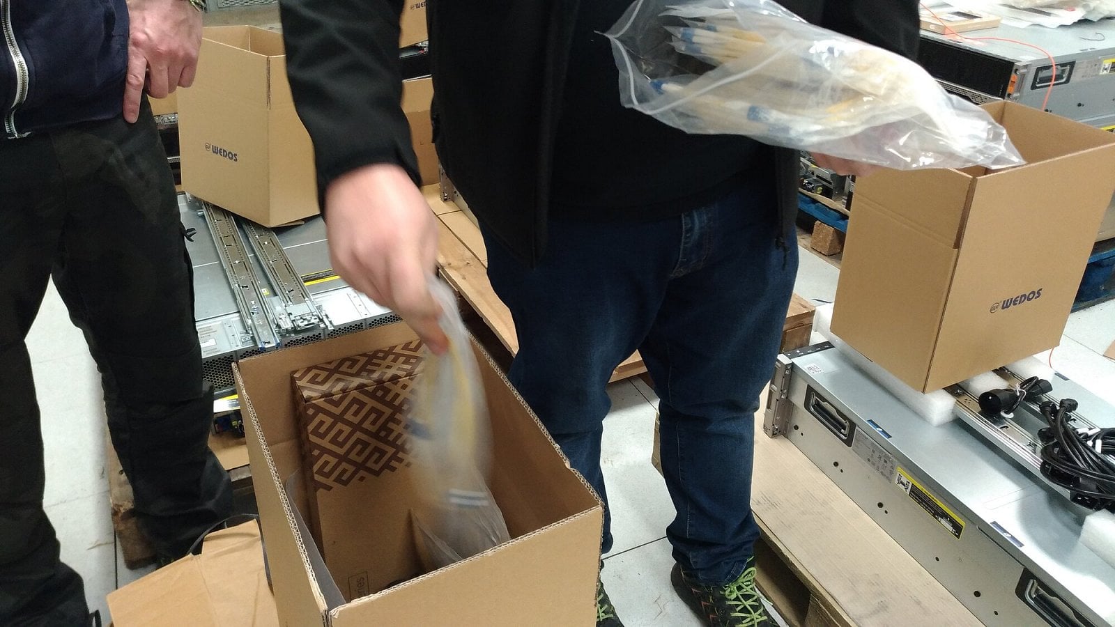 Servery Moonshot Wedos