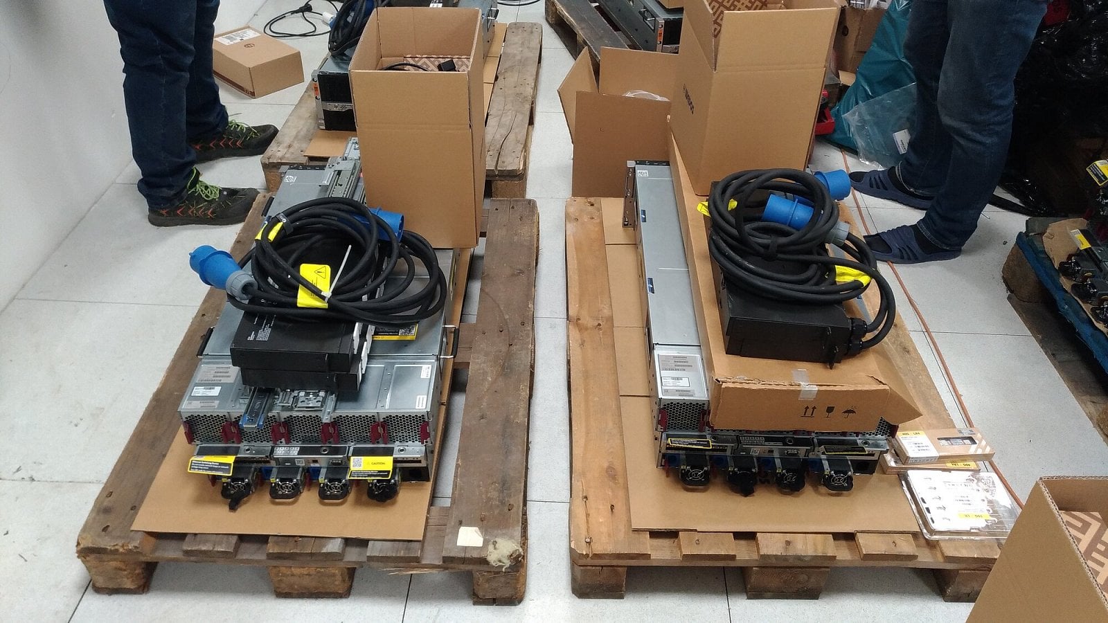 Servery Moonshot Wedos