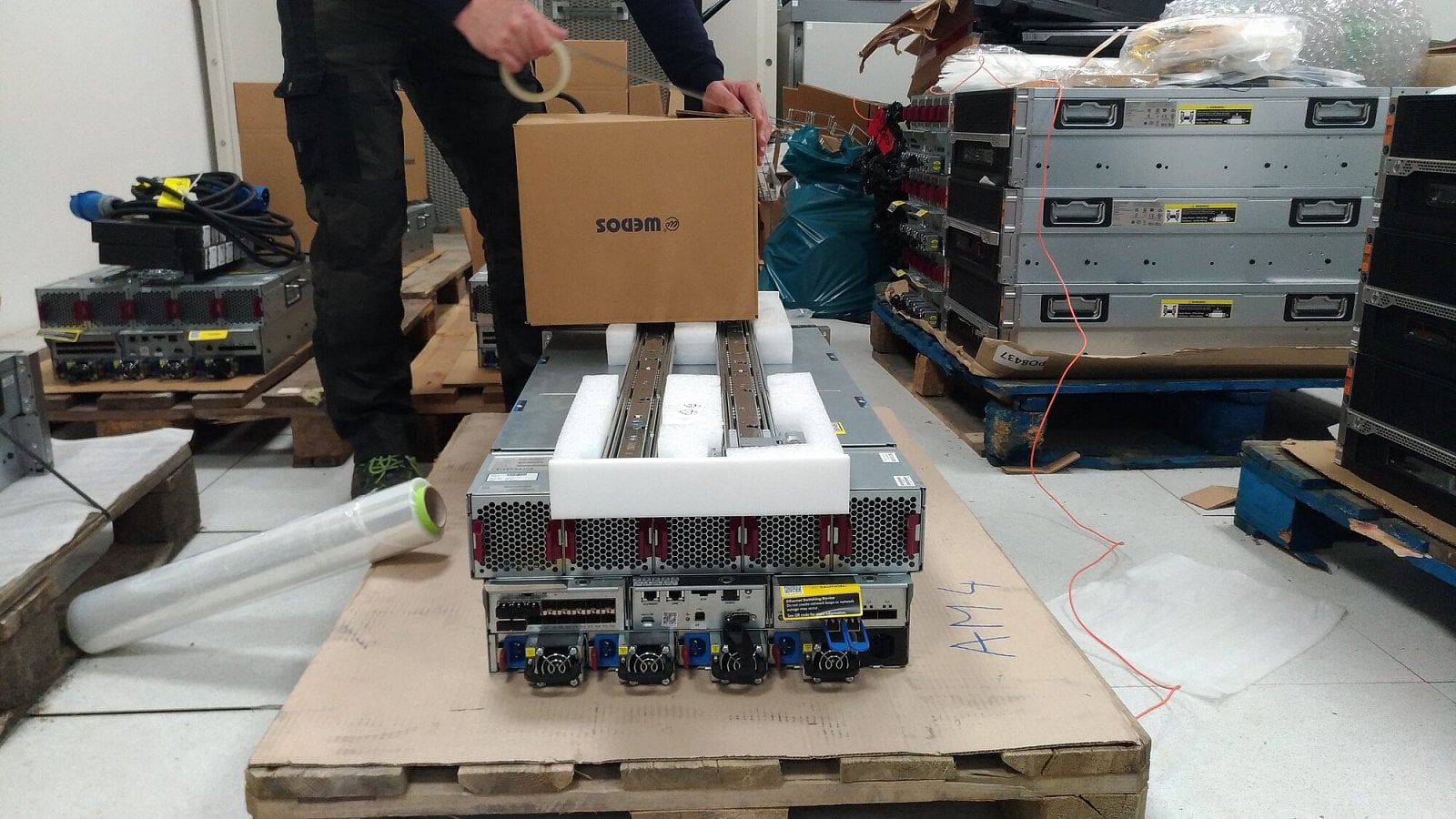 Servery Moonshot Wedos