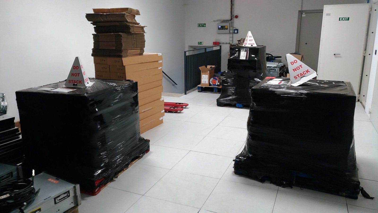 Servery Moonshot Wedos