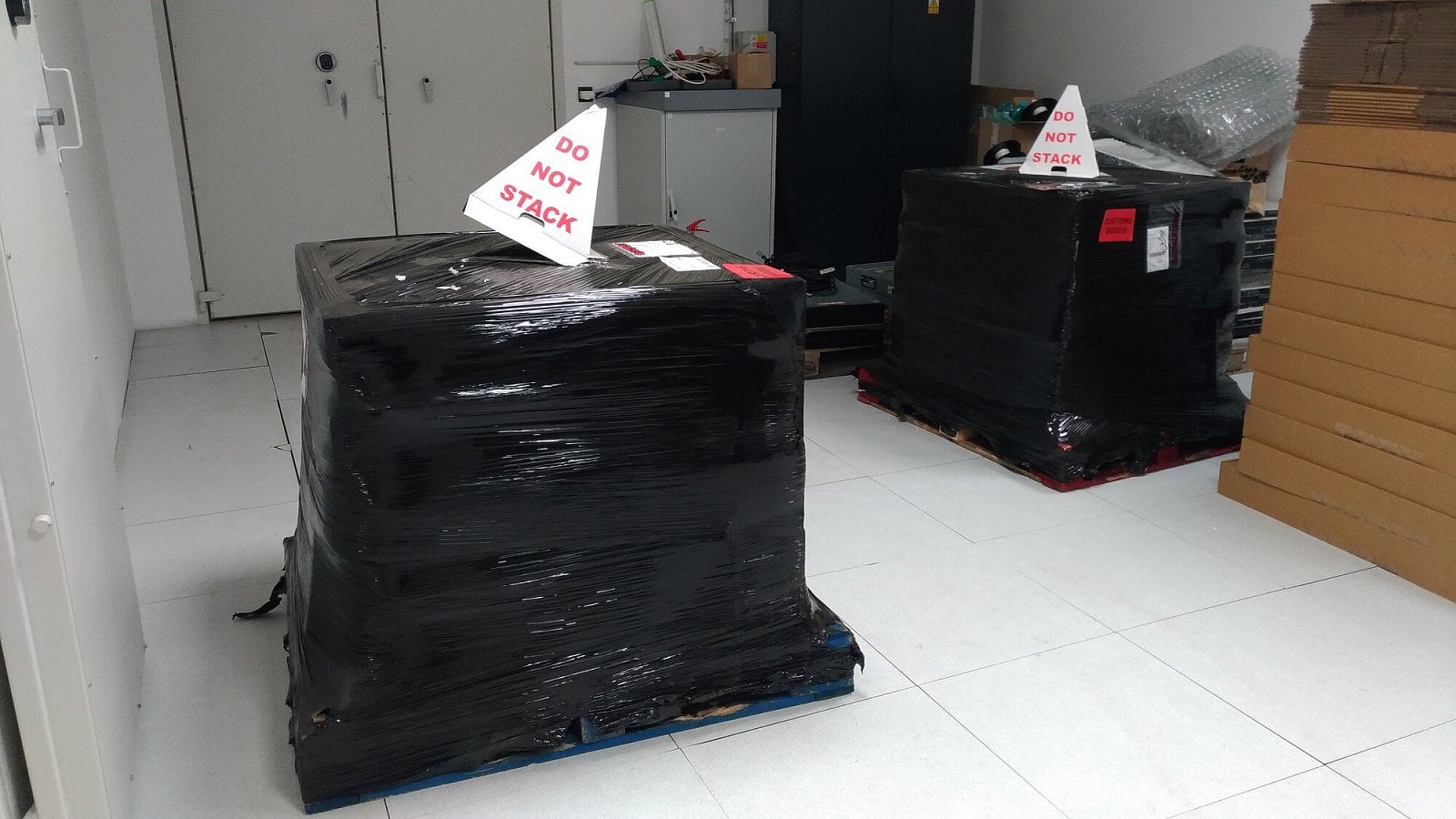 Servery Moonshot Wedos