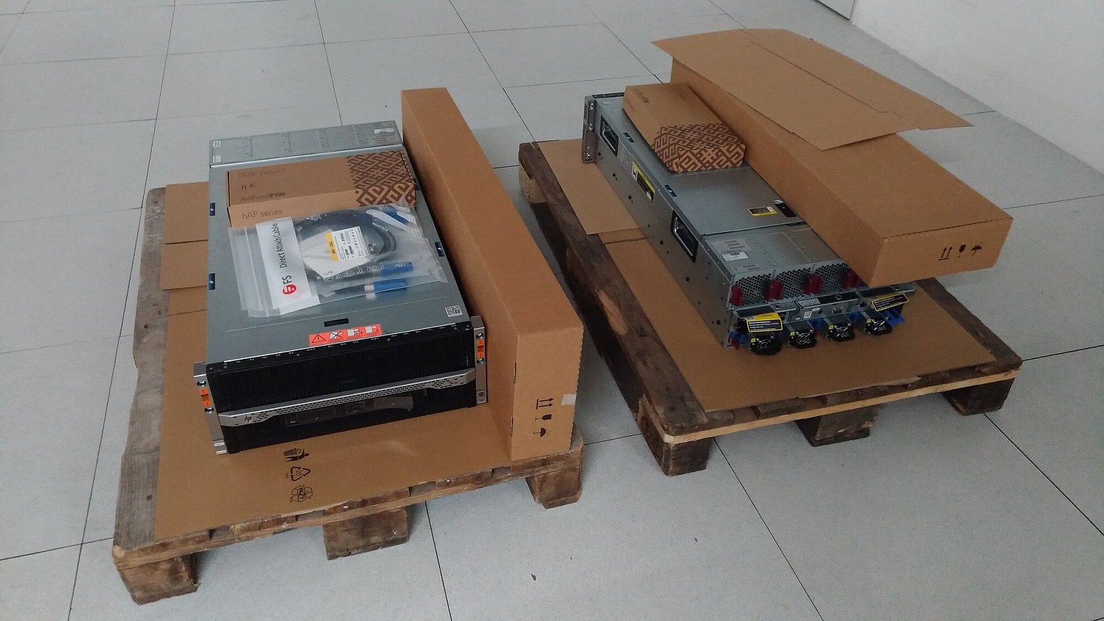 Servery Moonshot Wedos