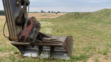 Náhledový obrázek - Třímiliardové turbo. Ťok přivezl do Pardubic úplatek kvůli dálnici D35