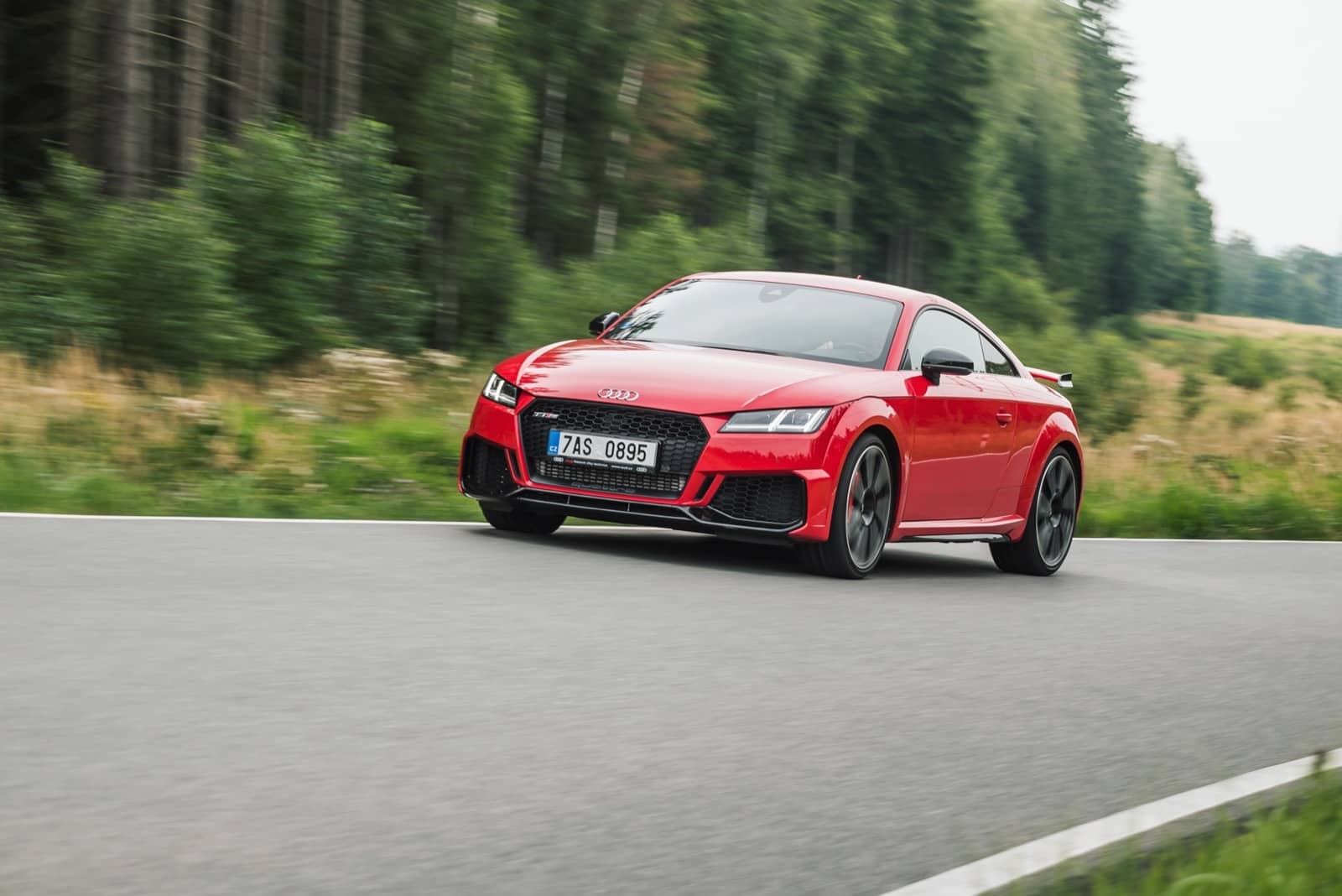 2019-11-Audi-TT-RS-vs-BMW-M2-vs-Nissan-370Z-00055.jpg