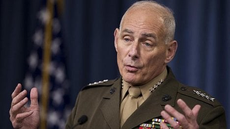 Náhledový obrázek - Trumpovým ministrem bezpečnosti bude John Kelly, má zajistit hranice