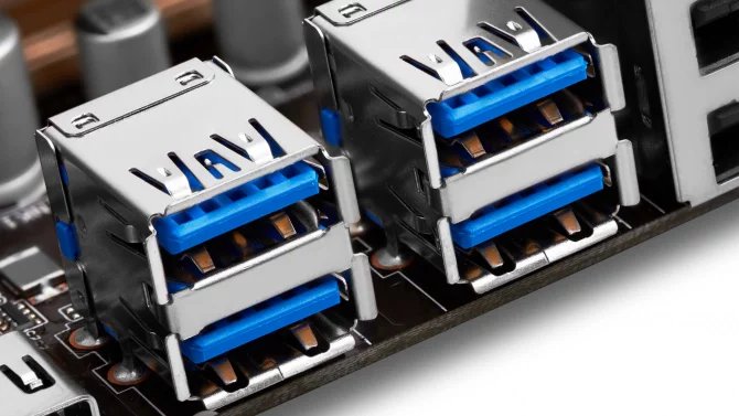 USB porty v počítači