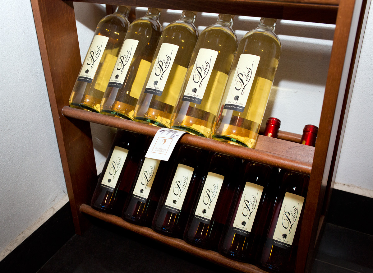 Vinotéka je na Vinohradech na každém rohu.