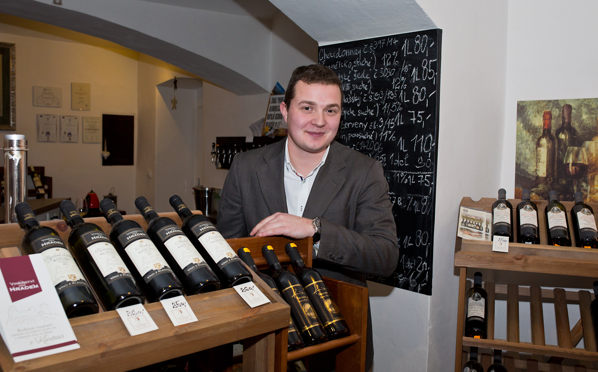 Vinotéka je na Vinohradech na každém rohu.