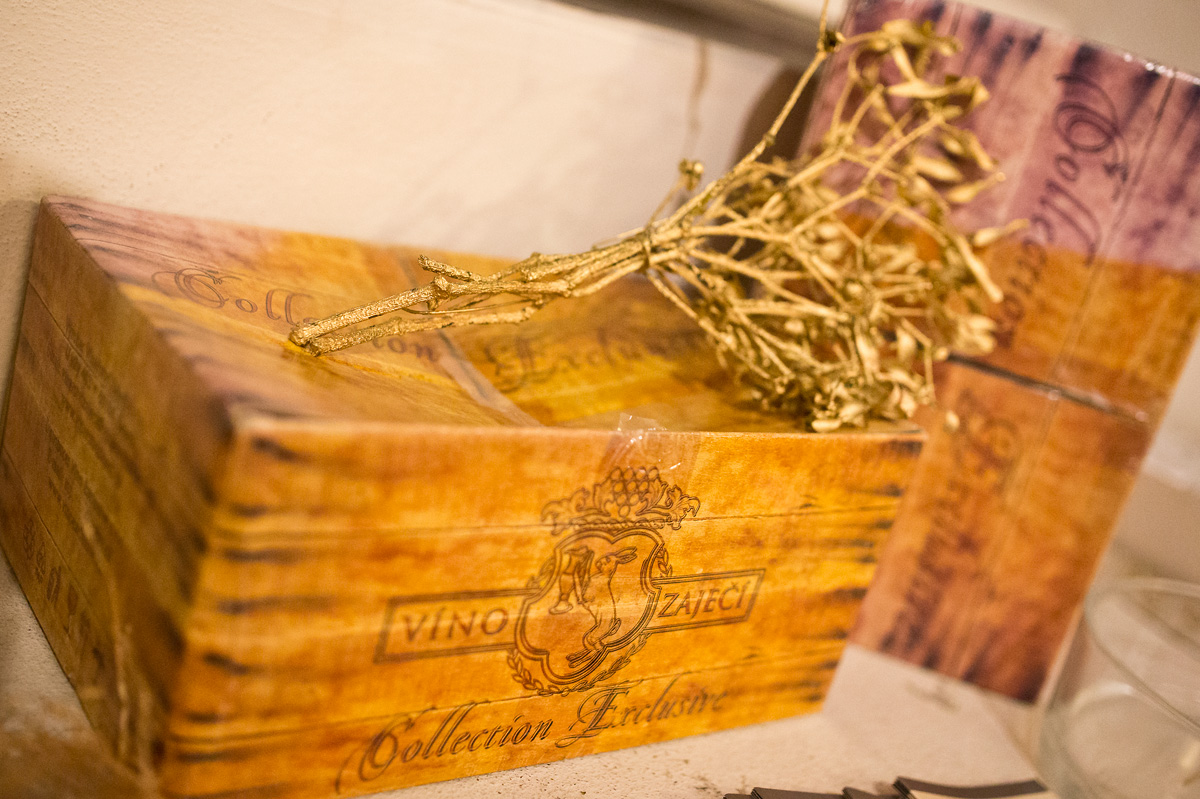 Vinotéka je na Vinohradech na každém rohu.