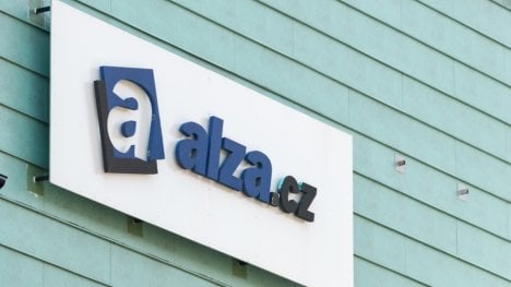 Náhledový obrázek - Alza u Bratislavy otevřela své vůbec největší logistické centrum. Na jeho skladovací plošinu by se vešlo přes 4 300 aut