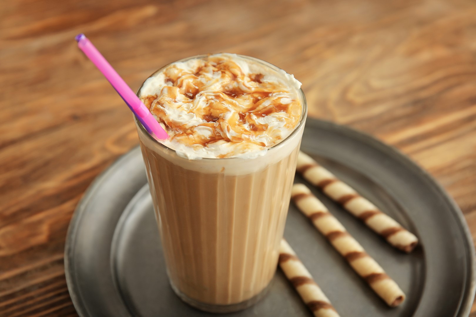 Frappé, našlehaná ledová káva