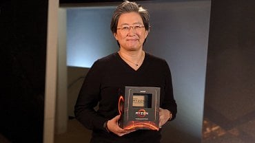 Lisa Su drží Threadripper 3000