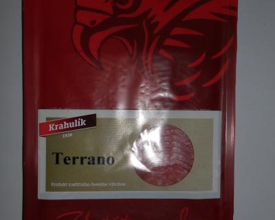 Salám Terrano krájený. Kategorie: Nejakostní potraviny. Nevyhovující parametr: kyselina D-isoaskorbová (erythorbová, E315). Výrobek obsahoval přídatnou látku, která nebyla uvedena ve složení na obale potraviny. Jednalo se o E315 - antioxidant kyselinu erythorbovou. Výrobce: Krahulík-Masozávod Krahulčí a.s. Místo kontroly: Kaufland Česká republika v.o.s., Plzeň