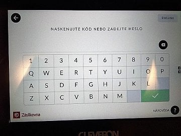 Nebo můžete kód naťukat ručně na displej.