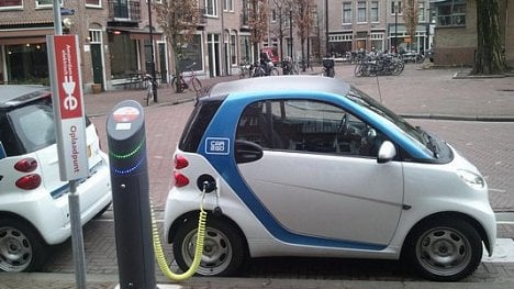 Náhledový obrázek - Jak ekologické jsou elektromobily? Záleží, kde jezdí