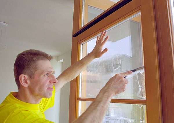 Montáž bezpečnostní folie