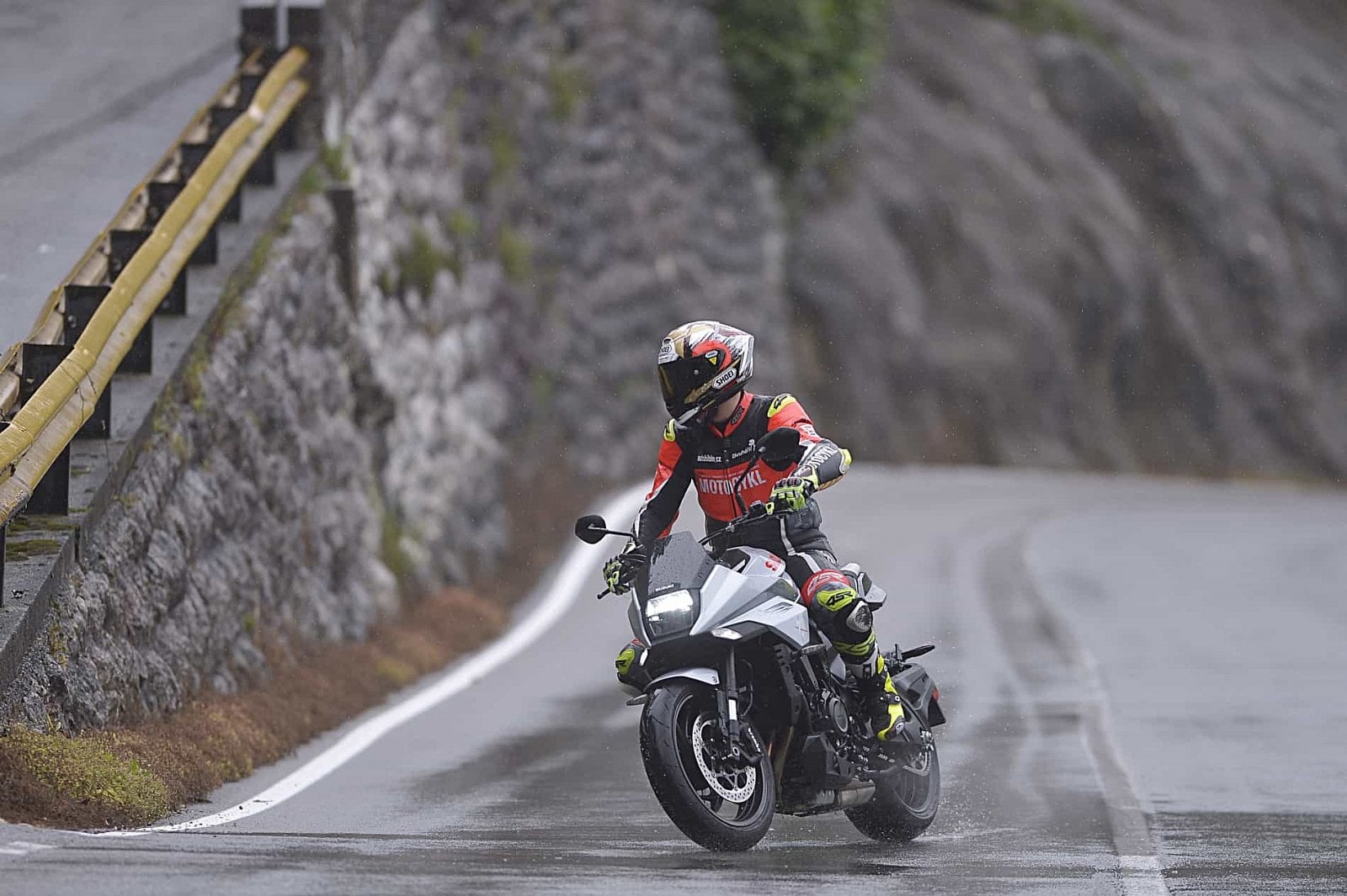 2019-09-suzuki_katana_press_test_2_day_rider1_03.jpg