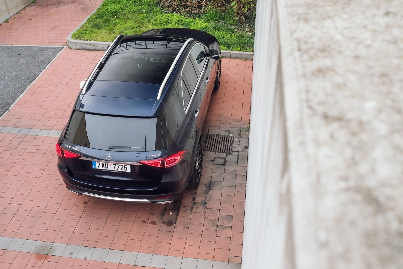 2019-12-Mercedes-Benz-GLE-400-d-00043.jpg