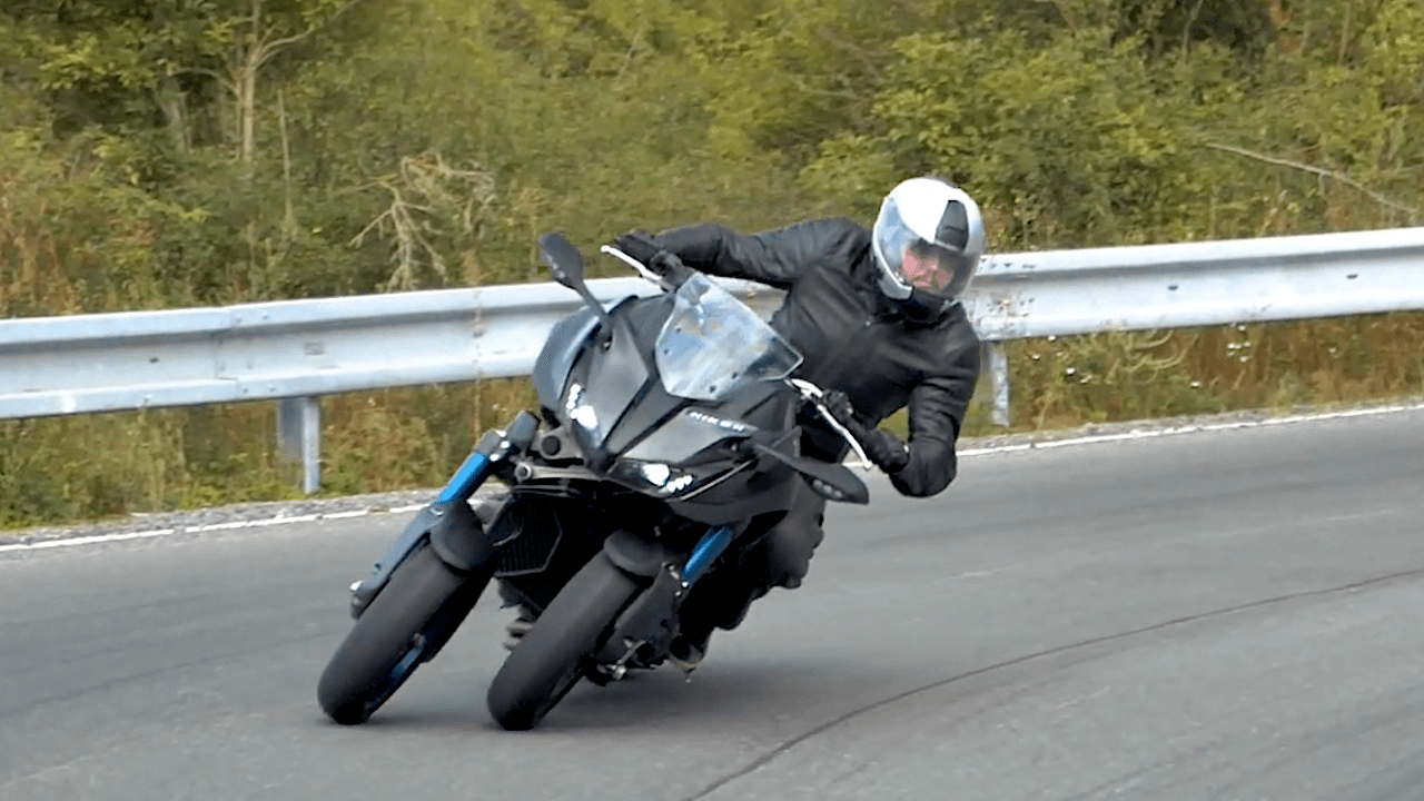 Videodojmy: Yamaha Niken