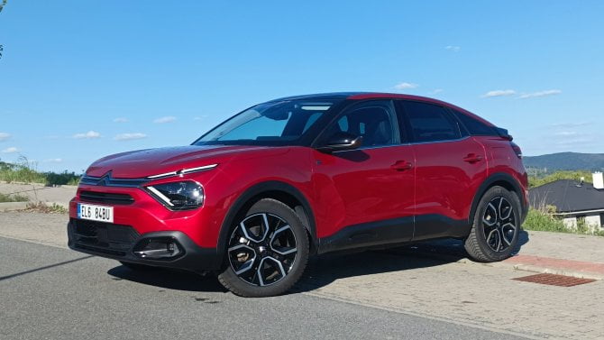 Automobilová Evropa je pestrobarevná. Němci jedou v temnotě a Češi se ve svém vkusu naprosto liší od Slováků