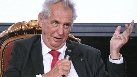 Náhledový obrázek - Hamáček porušil naši dohodu, že nenavrhne Pocheho na ministra zahraničí, tvrdí Zeman