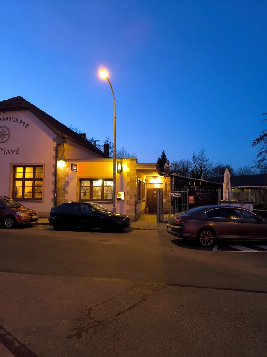 Hlavní 200Mpx fotoaparát