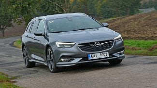 Náhledový obrázek - Opel Insignia Sports Tourer přijíždí na český trh. V hledáčku má Superb Combi