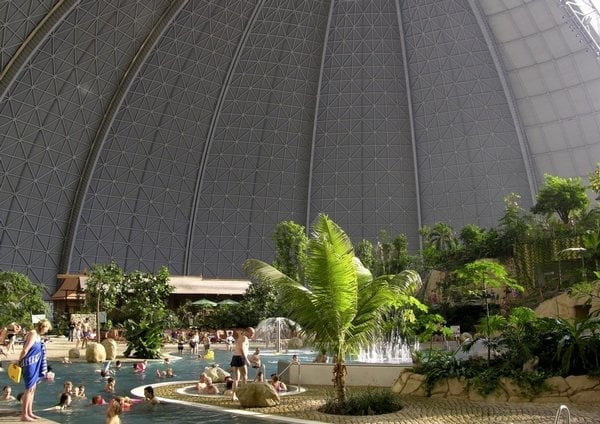 2016-04-akvapark-tropical-islands-v-hangc3a1ru-u-berlc3adna-1.jp