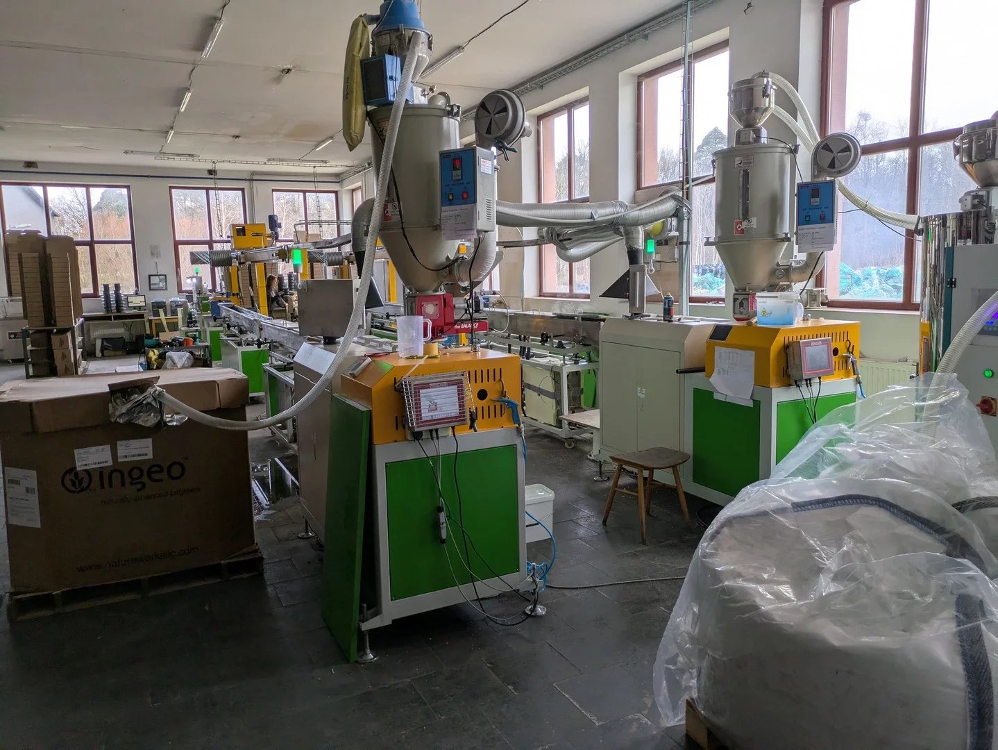 Dvě výrobní linky denně vyrobí okolo 450 kilo filamentu